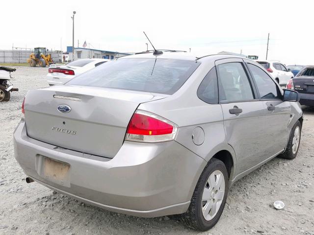 1FAHP34N18W203337 - 2008 FORD FOCUS S/SE SILVER photo 4