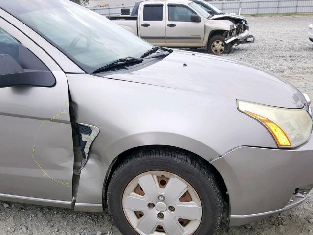 1FAHP34N18W203337 - 2008 FORD FOCUS S/SE SILVER photo 9