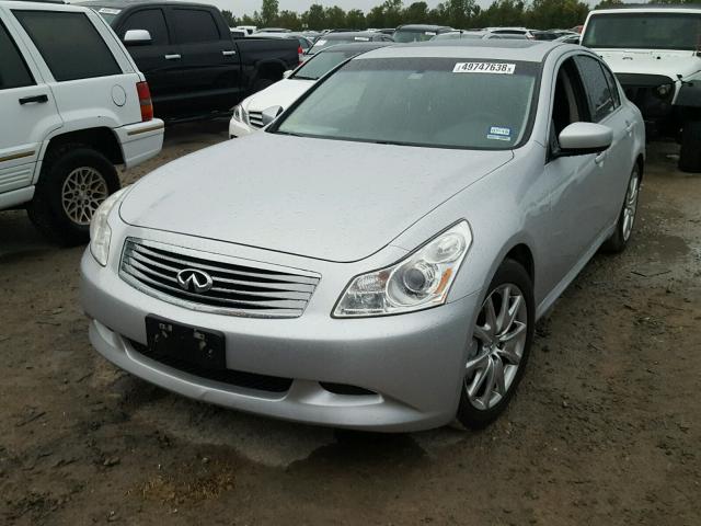 JNKCV61E99M309515 - 2009 INFINITI G37 BASE GRAY photo 2