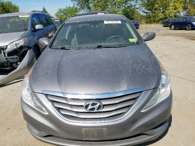 5NPEB4AC8BH207225 - 2011 HYUNDAI SONATA GLS GRAY photo 9