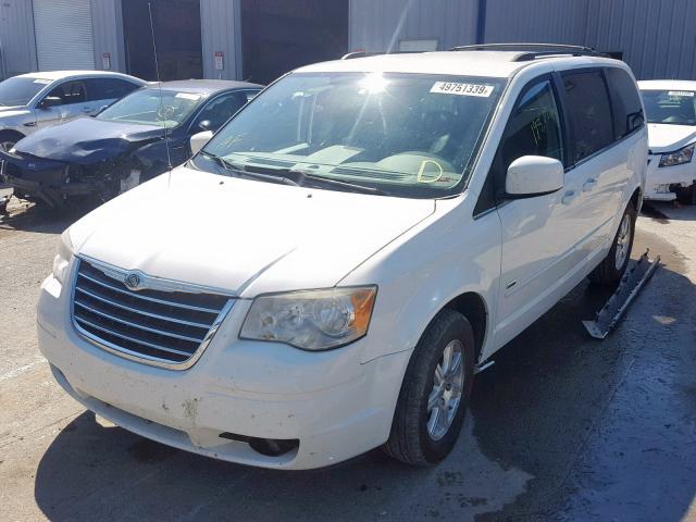 2A8HR54P68R843238 - 2008 CHRYSLER TOWN & COU WHITE photo 2