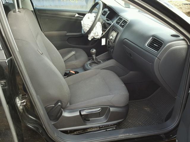 3VW1K7AJXCM308998 - 2012 VOLKSWAGEN JETTA BASE BLACK photo 5