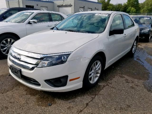 3FAHP0GA3CR231546 - 2012 FORD FUSION S WHITE photo 2