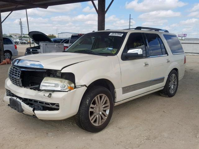 5LMFU27567LJ19412 - 2007 LINCOLN NAVIGATOR WHITE photo 2