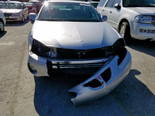 2G2WP522941294885 - 2004 PONTIAC GRAND PRIX SILVER photo 9