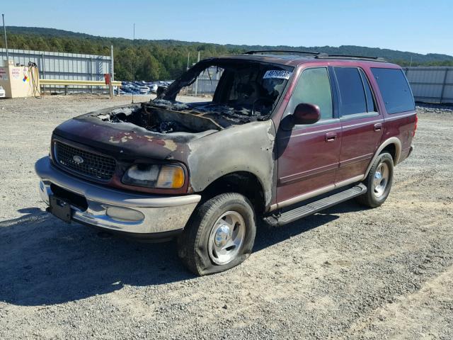 1FMRU18W5WLB85871 - 1998 FORD EXPEDITION BURGUNDY photo 2