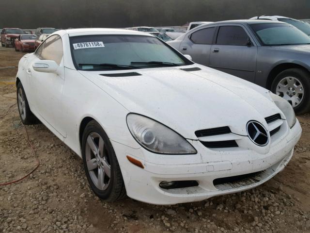 WDBWK54F17F139253 - 2007 MERCEDES-BENZ SLK 280 WHITE photo 1