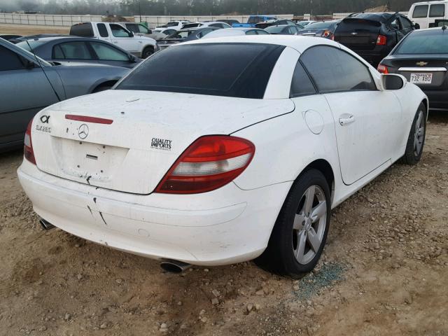 WDBWK54F17F139253 - 2007 MERCEDES-BENZ SLK 280 WHITE photo 4