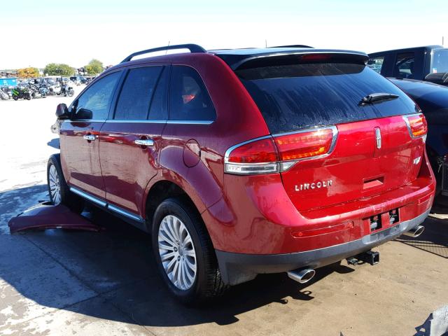 2LMDJ6JK5DBL26589 - 2013 LINCOLN MKX RED photo 3