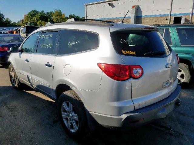 1GNEV23D19S162813 - 2009 CHEVROLET TRAVERSE L SILVER photo 3