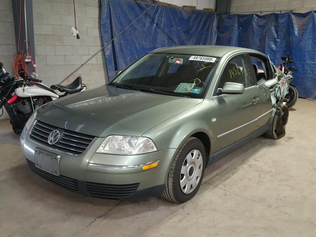 WVWMD63B03E065489 - 2003 VOLKSWAGEN PASSAT GL GREEN photo 2