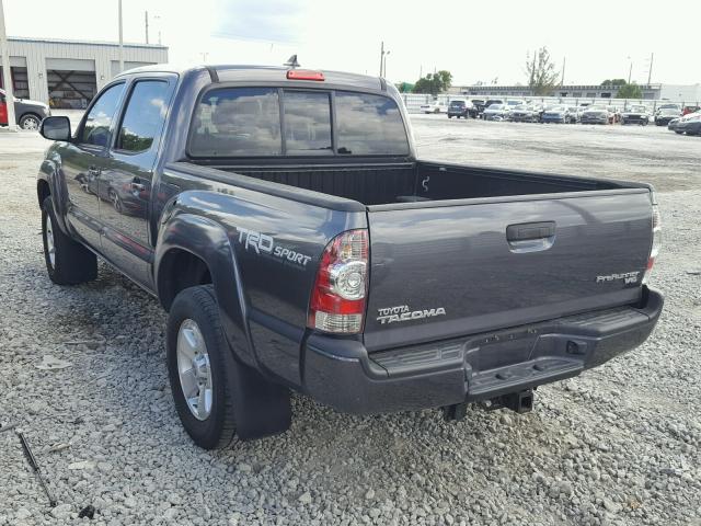 5TFJU4GN5FX089517 - 2015 TOYOTA TACOMA DOU GRAY photo 3