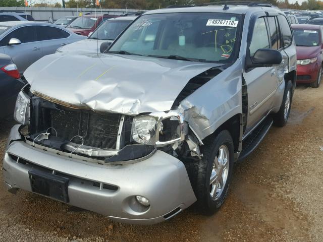 1GKDT13S262359007 - 2006 GMC ENVOY SILVER photo 2