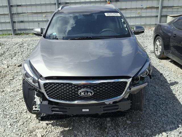 5XYPG4A30GG034969 - 2016 KIA SORENTO LX GRAY photo 9