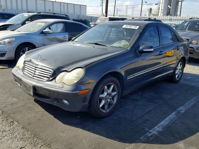 WDBRF61J52F177240 - 2002 MERCEDES-BENZ C 240 BLACK photo 2