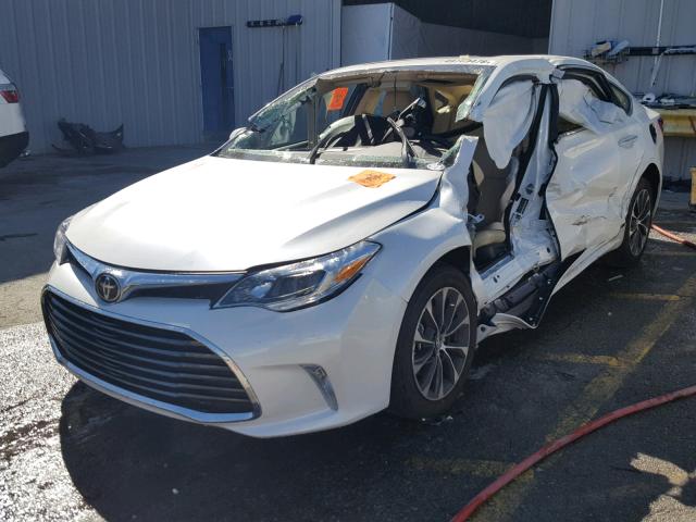 4T1BK1EB1JU277460 - 2018 TOYOTA AVALON XLE WHITE photo 2