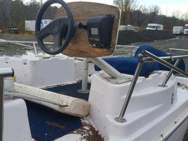 LLT21780F304 - 2003 LEAD BOAT WHITE photo 5