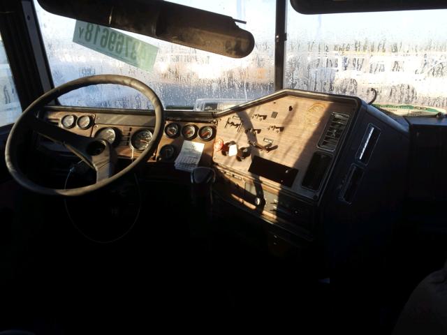 1FUJAHCG61LH79294 - 2001 FREIGHTLINER CONVENTION WHITE photo 9