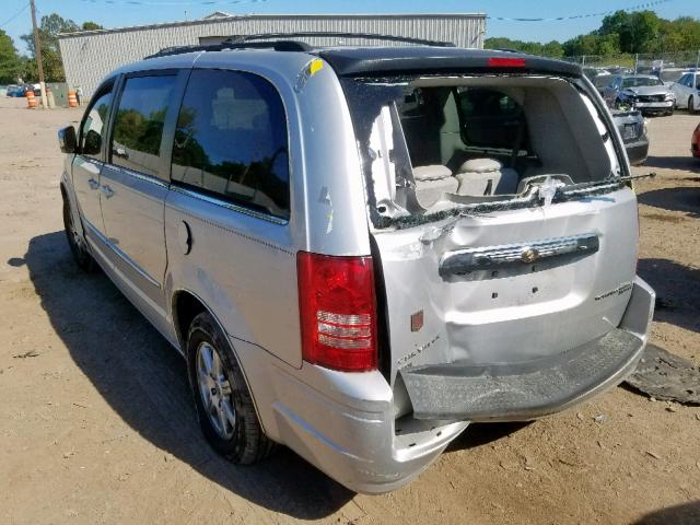 2A4RR8DX3AR441755 - 2010 CHRYSLER TOWN & COU SILVER photo 3