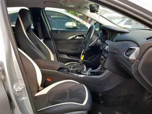 SJKCH5CP8HA015750 - 2017 INFINITI QX30 BASE SILVER photo 5