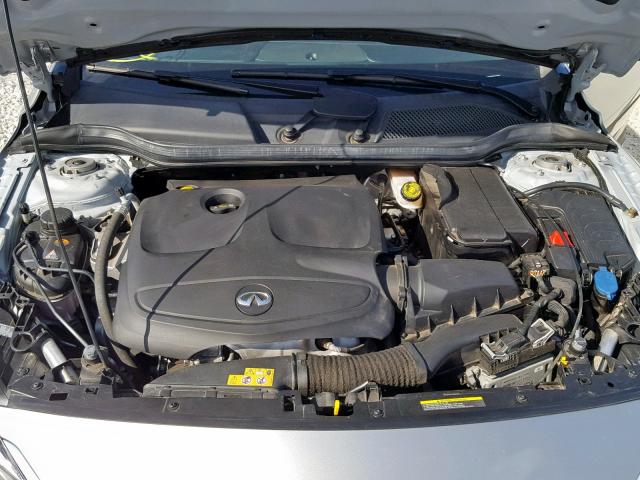 SJKCH5CP8HA015750 - 2017 INFINITI QX30 BASE SILVER photo 7