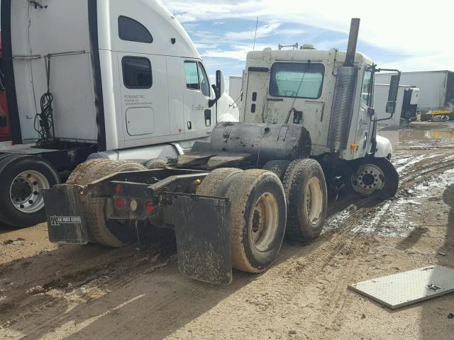 1FUJA6CG31LJ29372 - 2001 FREIGHTLINER COLUMBIA C WHITE photo 4