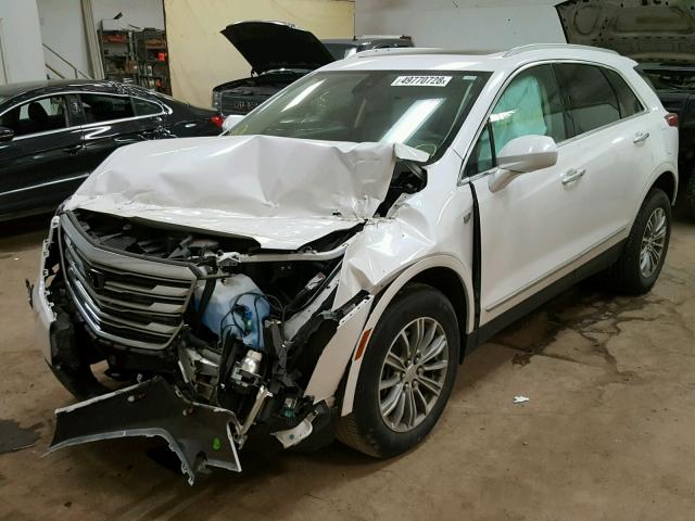 1GYKNDRS1HZ146270 - 2017 CADILLAC XT5 LUXURY WHITE photo 2