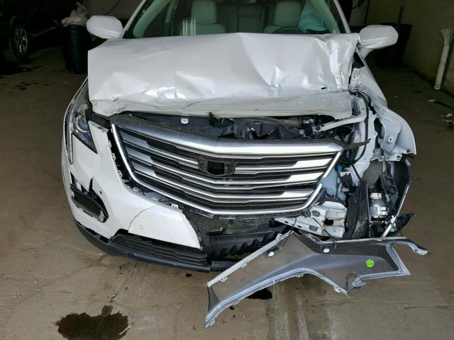 1GYKNDRS1HZ146270 - 2017 CADILLAC XT5 LUXURY WHITE photo 7