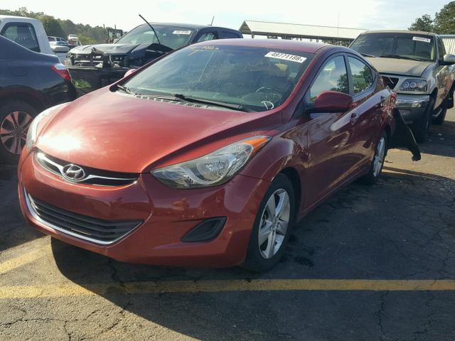 5NPDH4AE1DH388246 - 2013 HYUNDAI ELANTRA GL RED photo 2