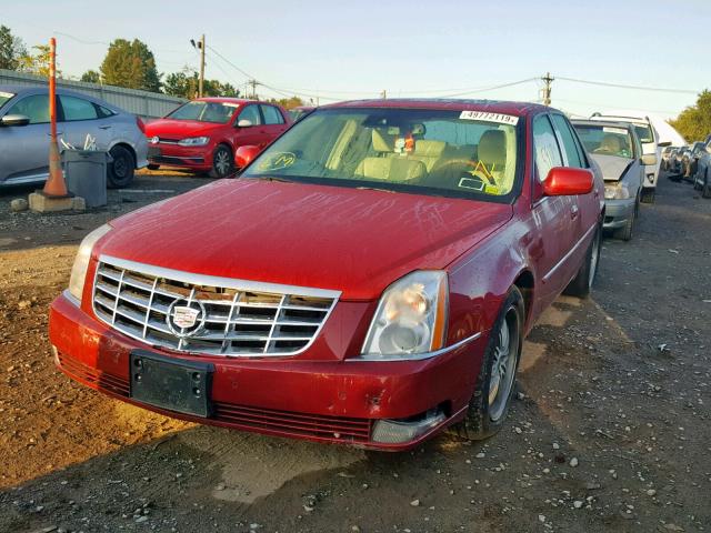 1G6KP5E94AU121703 - 2010 CADILLAC DTS PLATIN RED photo 2