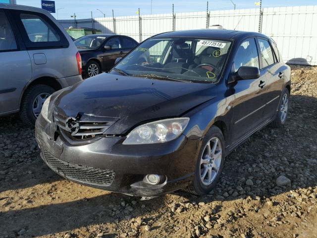 JM1BK143661470257 - 2006 MAZDA 3 HATCHBAC BLACK photo 2