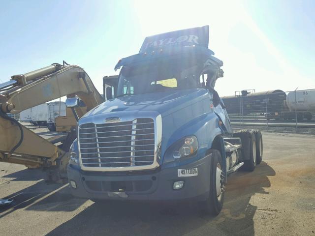 1FUJGEDV3GLHF8899 - 2016 FREIGHTLINER CASCADIA 1 BLUE photo 2