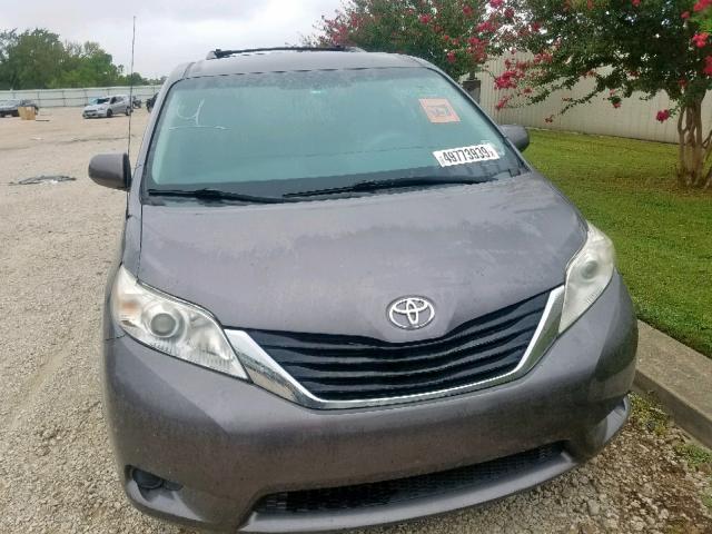 5TDKK3DC5CS232152 - 2012 TOYOTA SIENNA LE GRAY photo 9