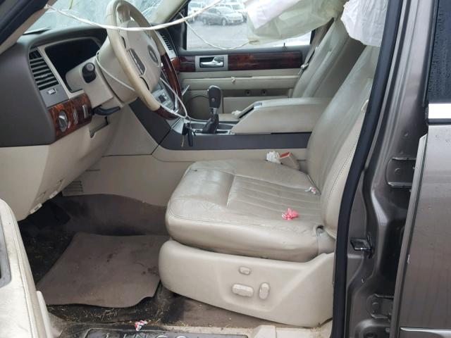 5LMFU27R44LJ07578 - 2004 LINCOLN NAVIGATOR Қоңыр фото 5