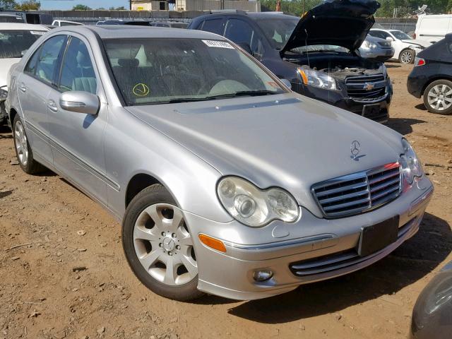 WDBRF84J65F611368 - 2005 MERCEDES-BENZ C 320 4MAT SILVER photo 1