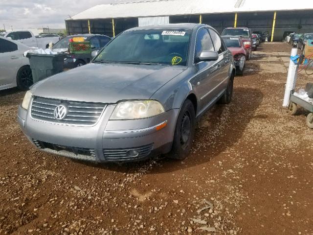 WVWRH63BX3P456275 - 2003 VOLKSWAGEN PASSAT GLX GRAY photo 2