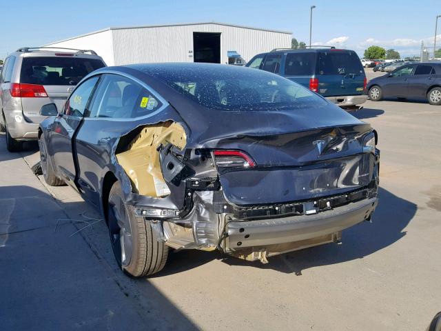 5YJ3E1EB9JF066337 - 2018 TESLA MODEL 3 GRAY photo 3