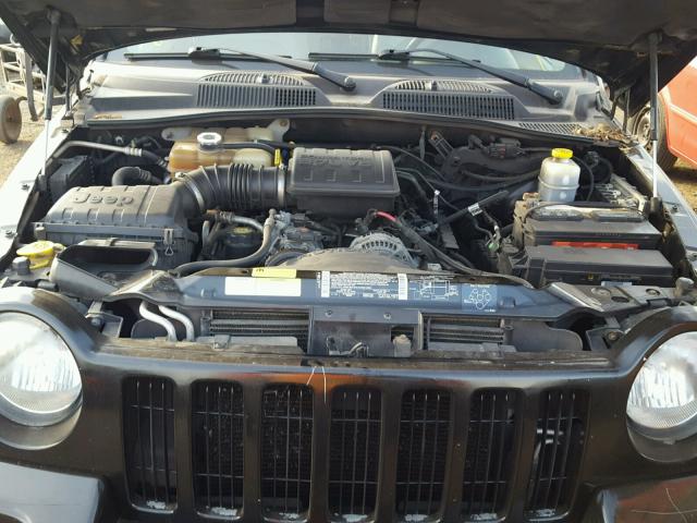 1J8GL38K33W567522 - 2003 JEEP LIBERTY RE BLACK photo 7