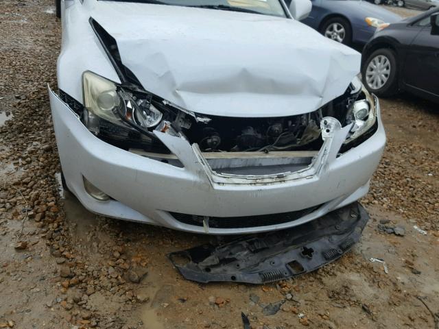 JTHBE262372008394 - 2007 LEXUS IS 350 WHITE photo 9