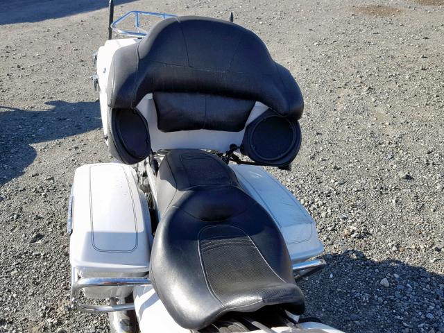 1HD1FCW144Y600126 - 2004 HARLEY-DAVIDSON FLHTCUI WHITE photo 6