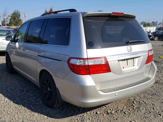 5FNRL38815B010040 - 2005 HONDA ODYSSEY TO SILVER photo 3