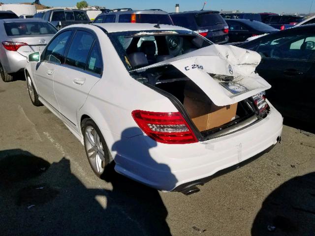 WDDGF4HB2DA871935 - 2013 MERCEDES-BENZ C 250 WHITE photo 3