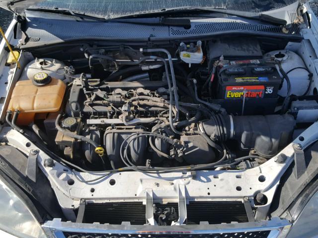 1FAHP31N36W241993 - 2006 FORD FOCUS ZX3 WHITE photo 7