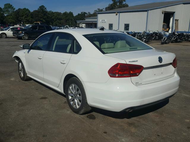 1VWAT7A33FC020468 - 2015 VOLKSWAGEN PASSAT S WHITE photo 3