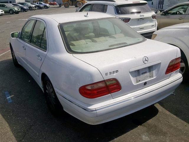 WDBJF65J41B181065 - 2001 MERCEDES-BENZ E 320 WHITE photo 3