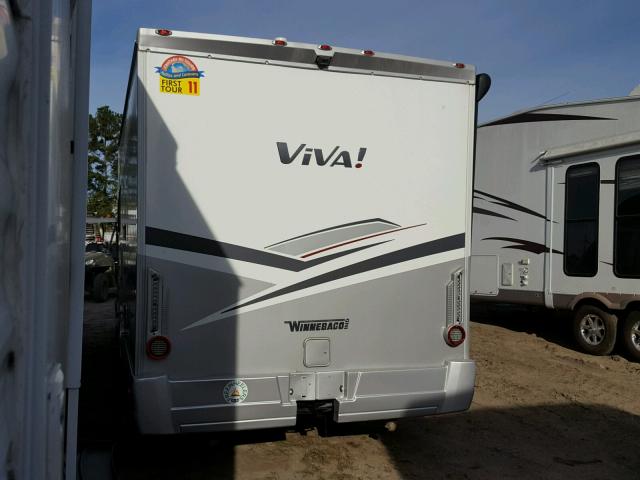 3C7WRVLG6EE126323 - 2015 WINNEBAGO MOTORHOME GRAY photo 3