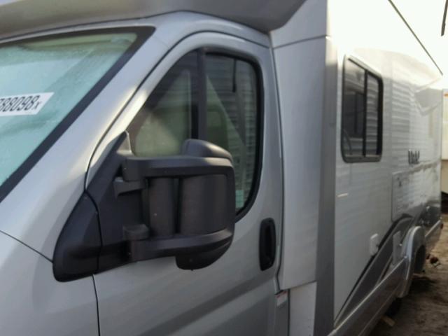 3C7WRVLG6EE126323 - 2015 WINNEBAGO MOTORHOME GRAY photo 9