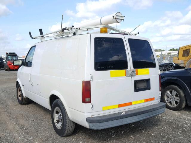 1GCDM19W31B142576 - 2001 CHEVROLET ASTRO WHITE photo 3