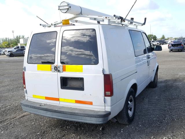 1GCDM19W31B142576 - 2001 CHEVROLET ASTRO WHITE photo 4