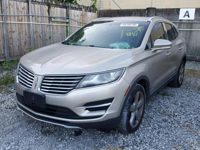 5LMCJ1A94FUJ02571 - 2015 LINCOLN MKC GOLD photo 2